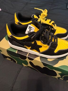Bape men STA Low Top Sneakers in Yellow and Black